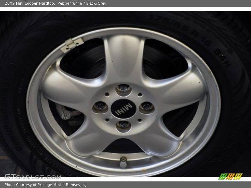 Pepper White / Black/Grey 2009 Mini Cooper Hardtop