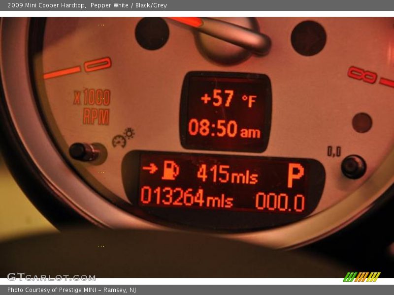 Pepper White / Black/Grey 2009 Mini Cooper Hardtop