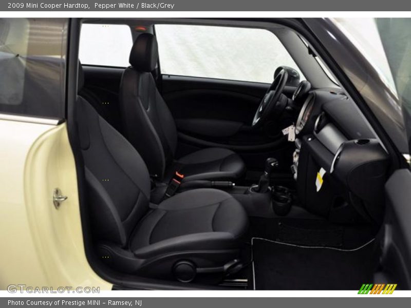 Pepper White / Black/Grey 2009 Mini Cooper Hardtop