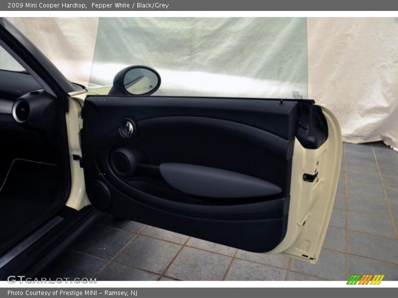 Pepper White / Black/Grey 2009 Mini Cooper Hardtop