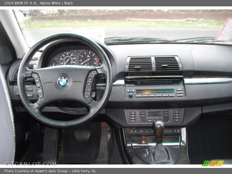 Alpine White / Black 2004 BMW X5 4.4i