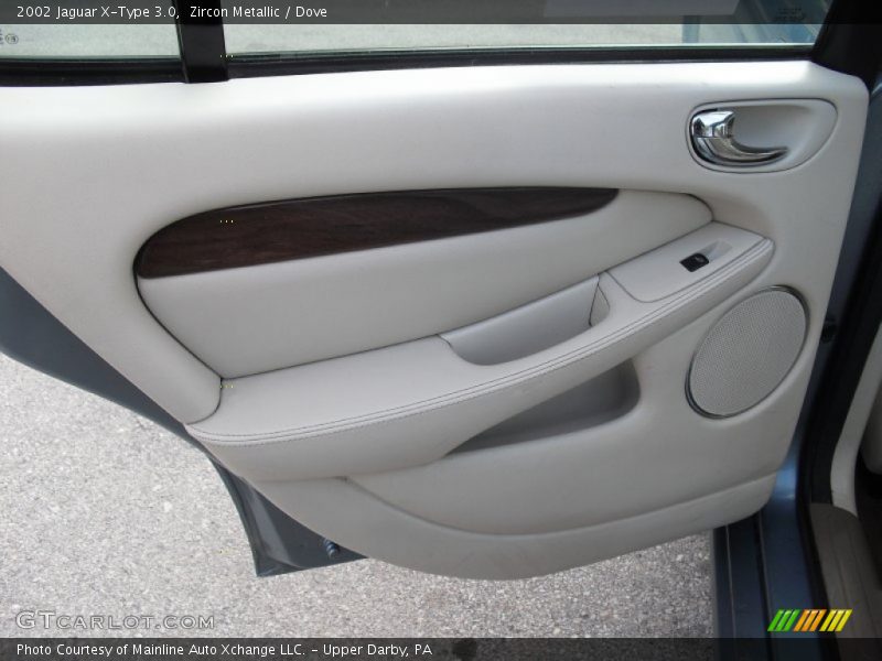 Zircon Metallic / Dove 2002 Jaguar X-Type 3.0