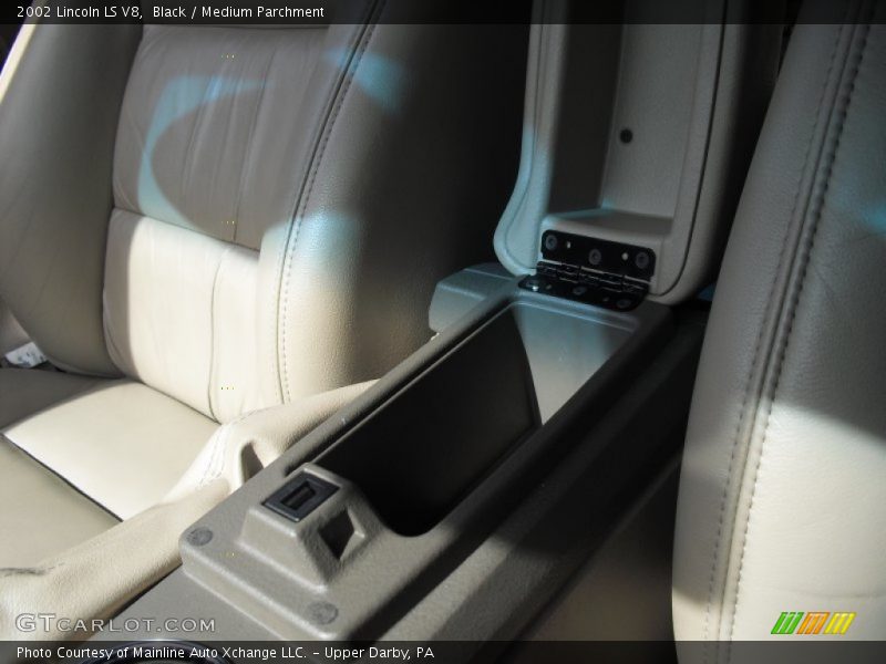 Black / Medium Parchment 2002 Lincoln LS V8