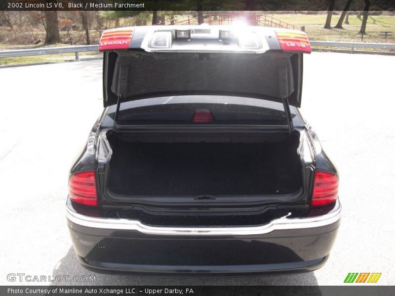 Black / Medium Parchment 2002 Lincoln LS V8