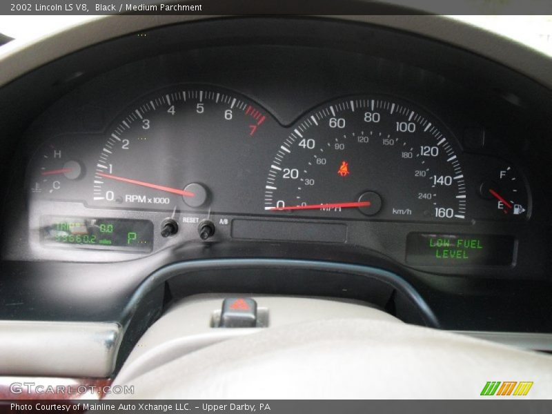 Black / Medium Parchment 2002 Lincoln LS V8