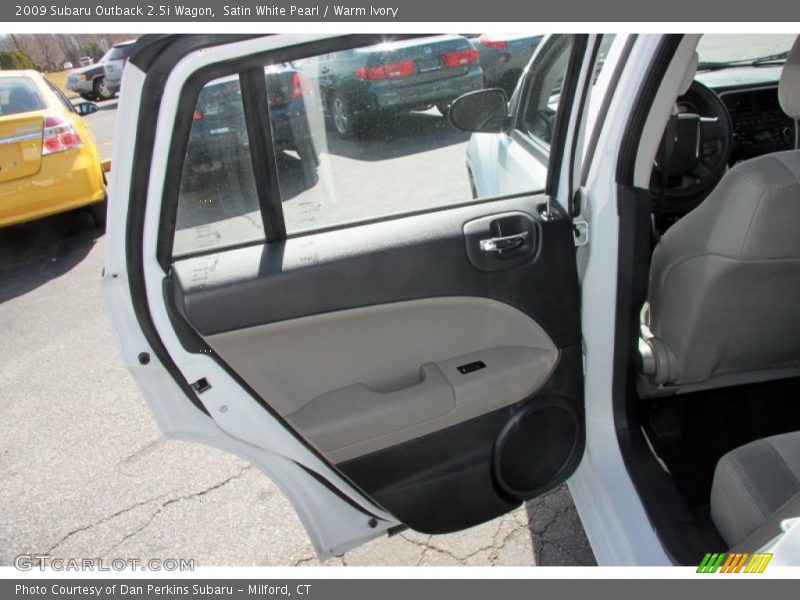 Satin White Pearl / Warm Ivory 2009 Subaru Outback 2.5i Wagon