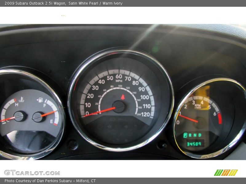 Satin White Pearl / Warm Ivory 2009 Subaru Outback 2.5i Wagon