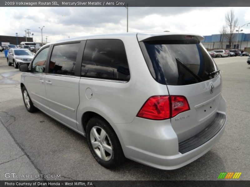 Mercury Sliver Metallic / Aero Grey 2009 Volkswagen Routan SEL