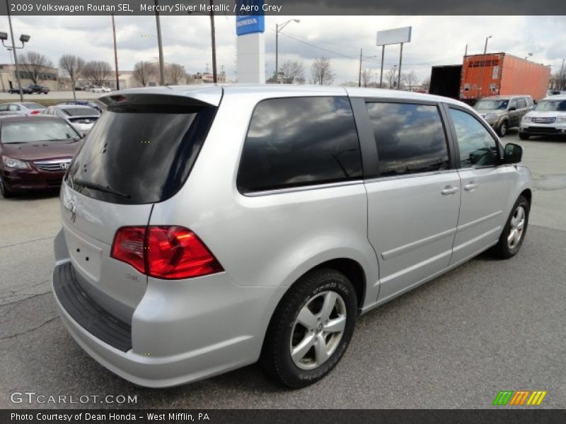 Mercury Sliver Metallic / Aero Grey 2009 Volkswagen Routan SEL