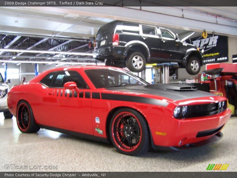 TorRed / Dark Slate Gray 2009 Dodge Challenger SRT8