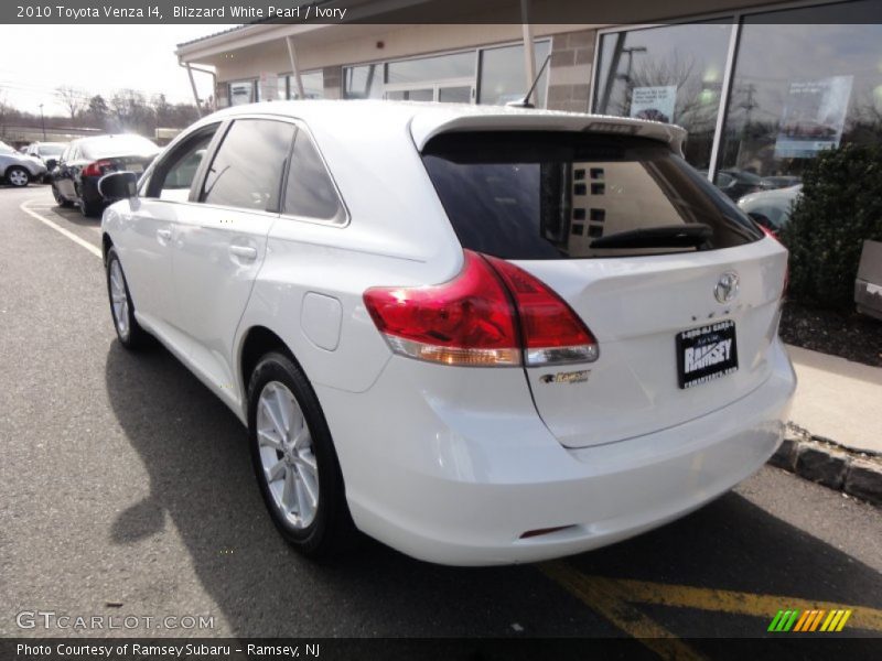 Blizzard White Pearl / Ivory 2010 Toyota Venza I4