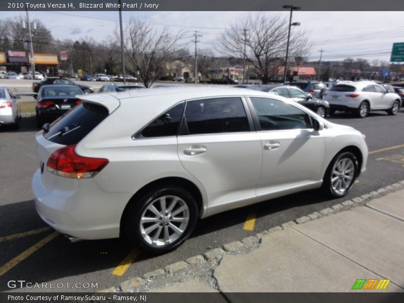 Blizzard White Pearl / Ivory 2010 Toyota Venza I4