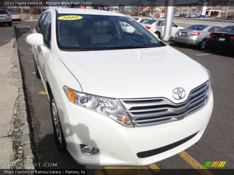 Blizzard White Pearl / Ivory 2010 Toyota Venza I4