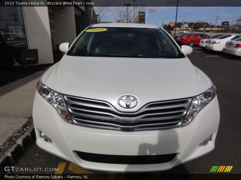 Blizzard White Pearl / Ivory 2010 Toyota Venza I4