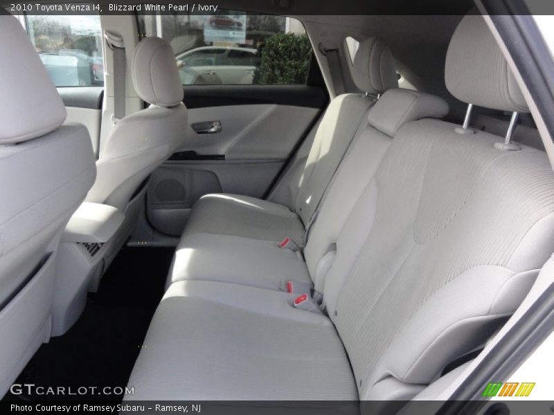 Blizzard White Pearl / Ivory 2010 Toyota Venza I4