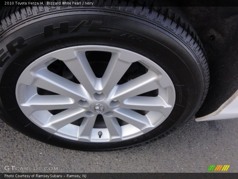 Blizzard White Pearl / Ivory 2010 Toyota Venza I4