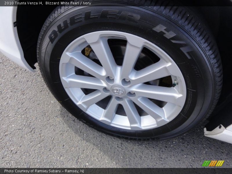 Blizzard White Pearl / Ivory 2010 Toyota Venza I4