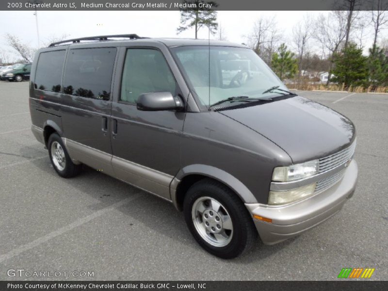 Front 3/4 View of 2003 Astro LS