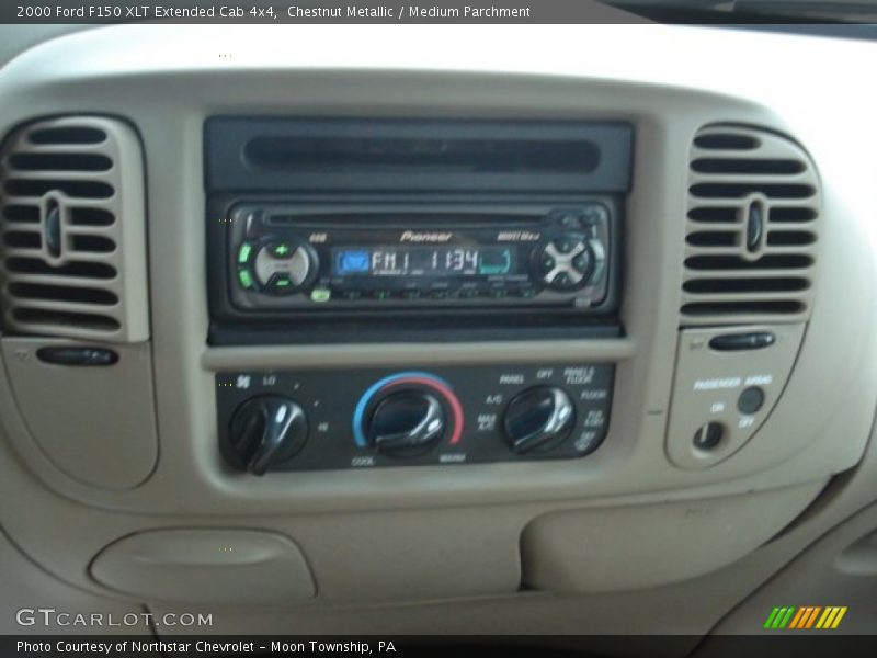 Chestnut Metallic / Medium Parchment 2000 Ford F150 XLT Extended Cab 4x4