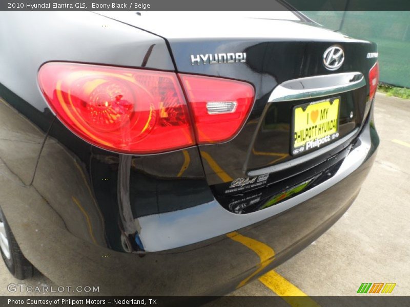 Ebony Black / Beige 2010 Hyundai Elantra GLS