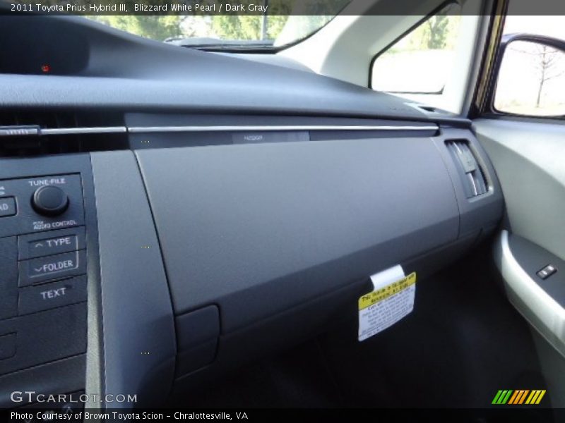 Blizzard White Pearl / Dark Gray 2011 Toyota Prius Hybrid III