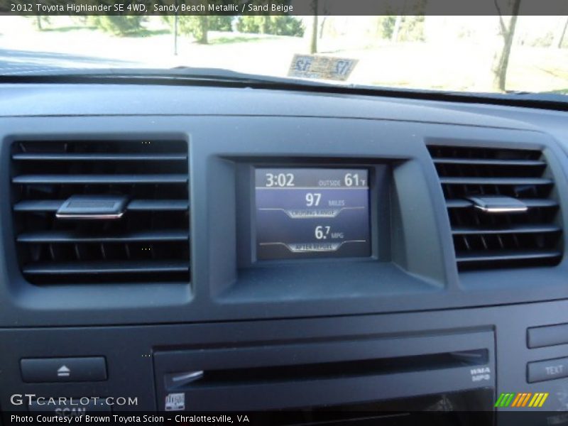 Sandy Beach Metallic / Sand Beige 2012 Toyota Highlander SE 4WD