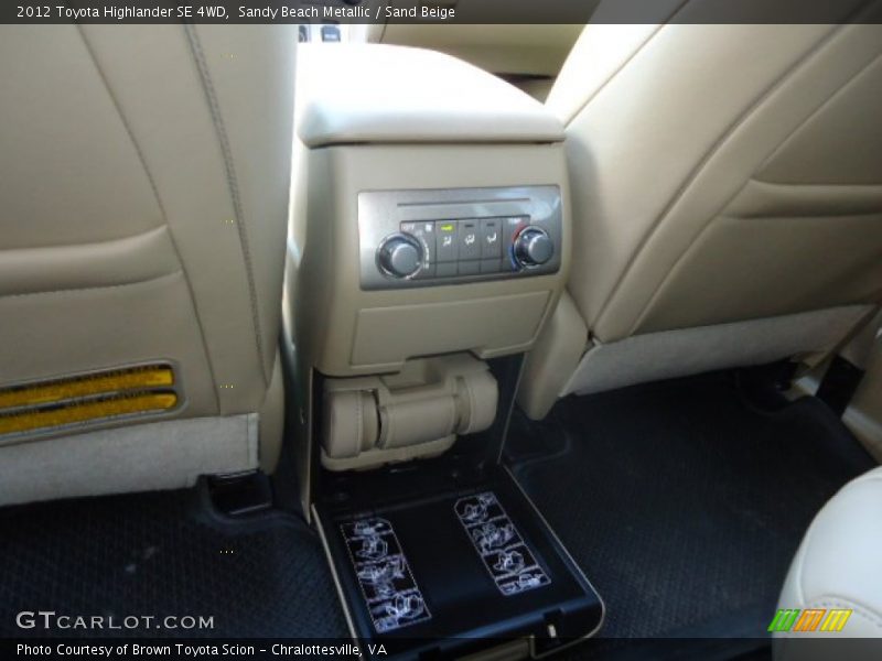 Sandy Beach Metallic / Sand Beige 2012 Toyota Highlander SE 4WD