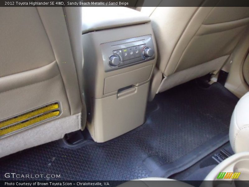 Sandy Beach Metallic / Sand Beige 2012 Toyota Highlander SE 4WD