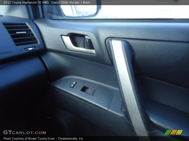 Classic Silver Metallic / Black 2012 Toyota Highlander SE 4WD
