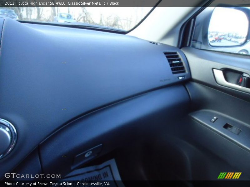 Classic Silver Metallic / Black 2012 Toyota Highlander SE 4WD