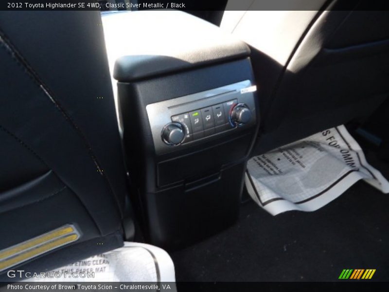 Classic Silver Metallic / Black 2012 Toyota Highlander SE 4WD
