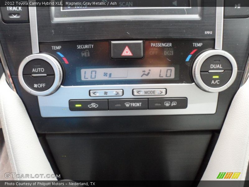 Controls of 2012 Camry Hybrid XLE