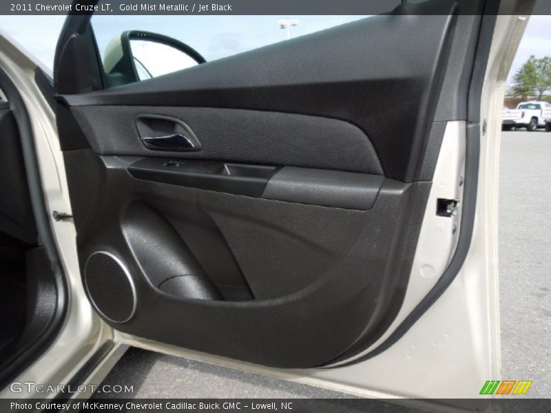 Gold Mist Metallic / Jet Black 2011 Chevrolet Cruze LT