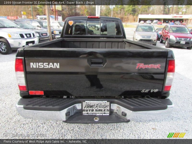 Super Black / Beige 1999 Nissan Frontier SE Extended Cab 4x4