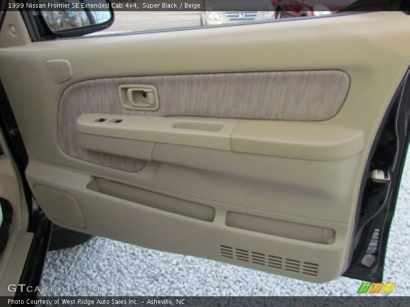 Door Panel of 1999 Frontier SE Extended Cab 4x4