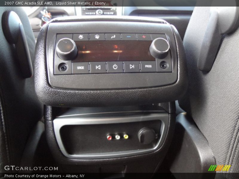 Liquid Silver Metallic / Ebony 2007 GMC Acadia SLE AWD