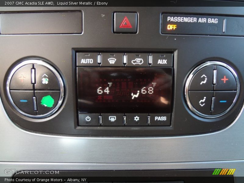 Liquid Silver Metallic / Ebony 2007 GMC Acadia SLE AWD