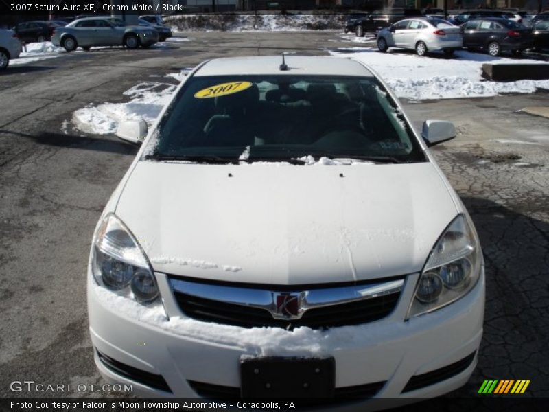 Cream White / Black 2007 Saturn Aura XE