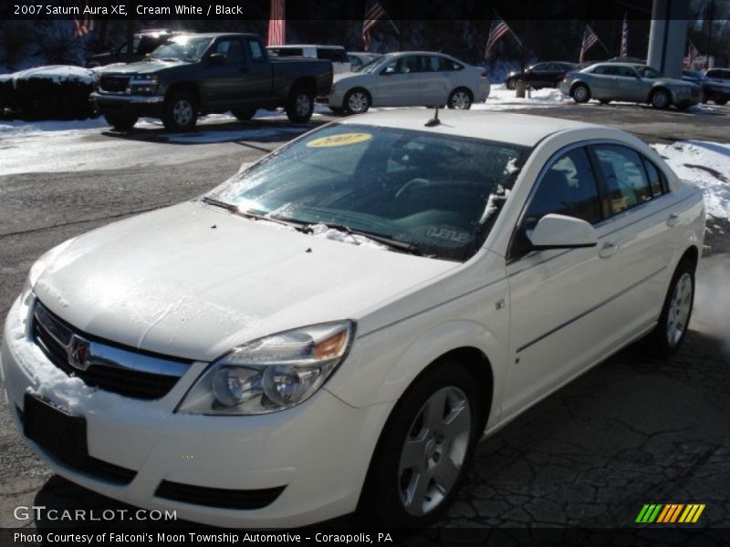 Cream White / Black 2007 Saturn Aura XE
