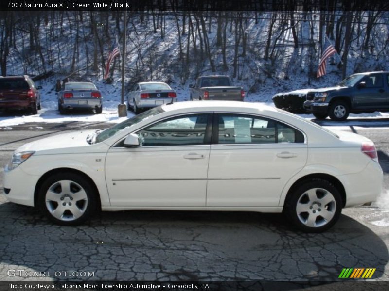 Cream White / Black 2007 Saturn Aura XE