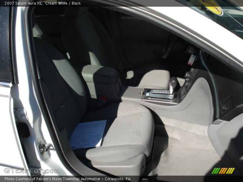 Cream White / Black 2007 Saturn Aura XE
