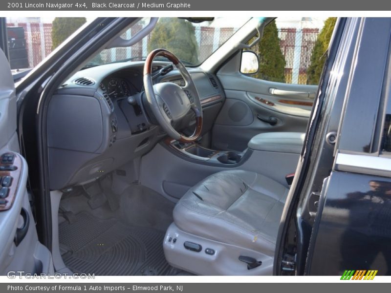 Black Clearcoat / Medium Graphite 2001 Lincoln Navigator 4x4