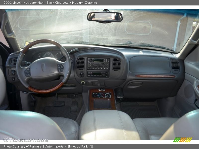Black Clearcoat / Medium Graphite 2001 Lincoln Navigator 4x4