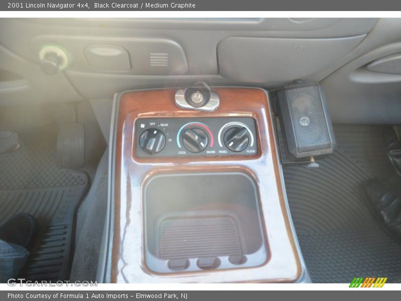Black Clearcoat / Medium Graphite 2001 Lincoln Navigator 4x4