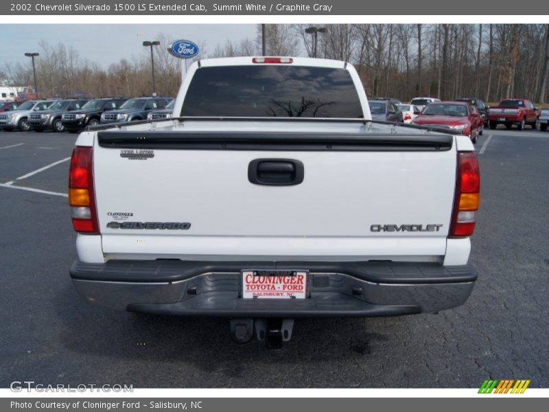 Summit White / Graphite Gray 2002 Chevrolet Silverado 1500 LS Extended Cab