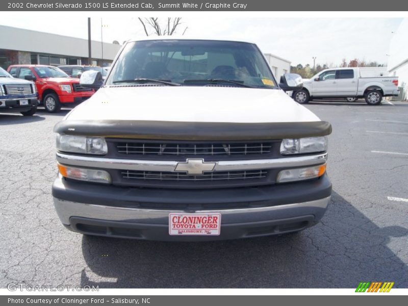Summit White / Graphite Gray 2002 Chevrolet Silverado 1500 LS Extended Cab