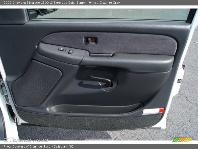Summit White / Graphite Gray 2002 Chevrolet Silverado 1500 LS Extended Cab