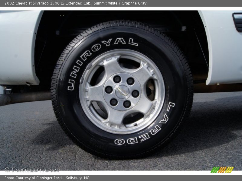 Summit White / Graphite Gray 2002 Chevrolet Silverado 1500 LS Extended Cab