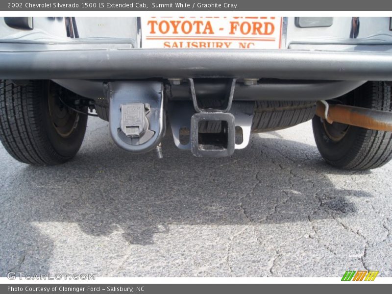 Summit White / Graphite Gray 2002 Chevrolet Silverado 1500 LS Extended Cab
