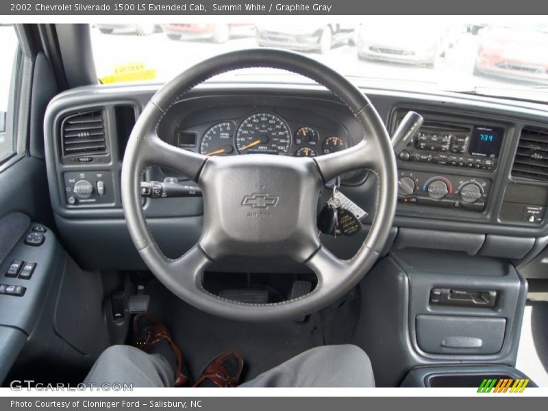 Summit White / Graphite Gray 2002 Chevrolet Silverado 1500 LS Extended Cab